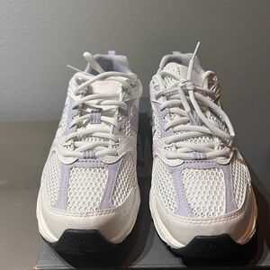 New Balance Women's White and Lavender Sneakers